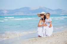 Young Mother With Her Son On Beach Vacation Royalty Free Stock Images Young Mother With Her Son On Beach Vacation Royalty Free Stock Images