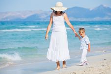 Young Mother With Her Son On Beach Vacation Royalty Free Stock Images Young Mother With Her Son On Beach Vacation Royalty Free Stock Images