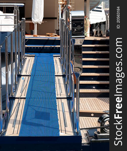 Walkway with a railing in chrome yacht