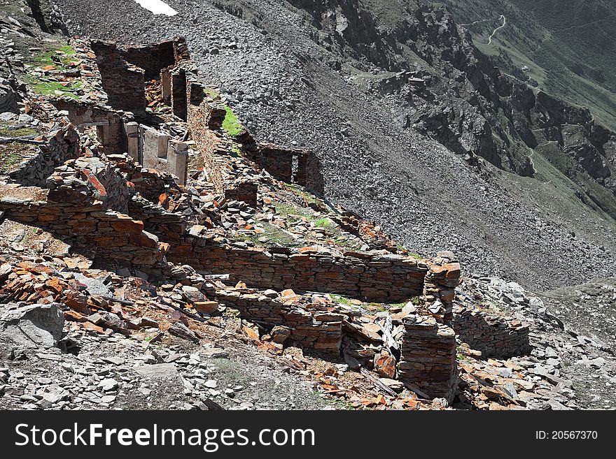 Ruins of the first global war along Italian alps