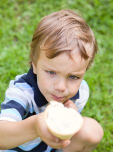 Small Child Eating Ice Cream Royalty Free Stock Photos