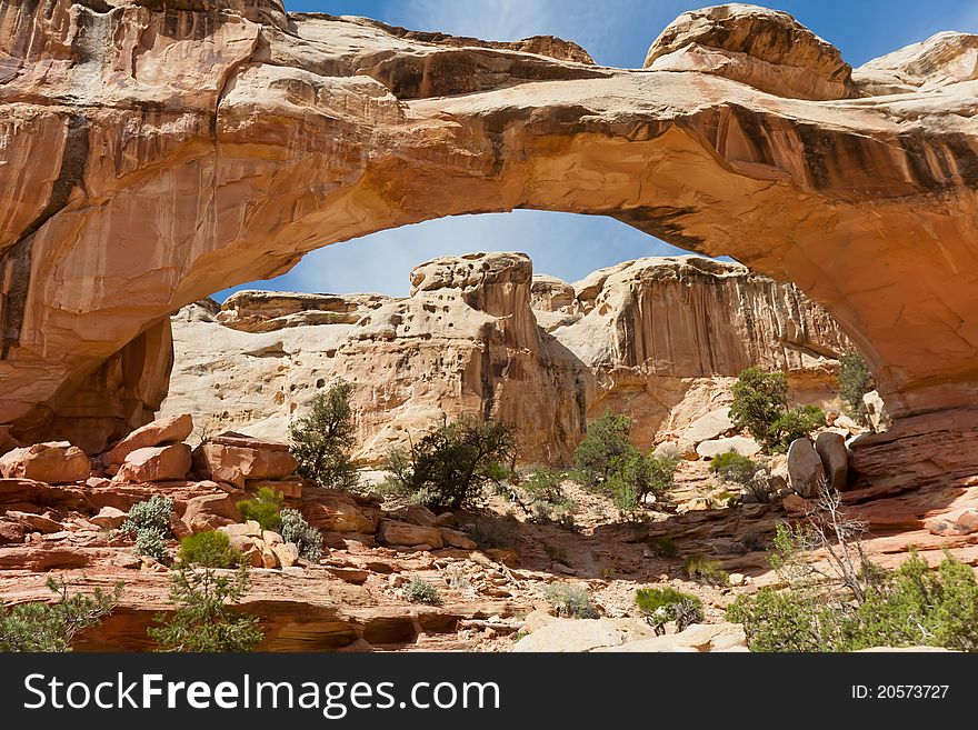 An impressive and unknown Arch in the Capitol Reef area. An impressive and unknown Arch in the Capitol Reef area