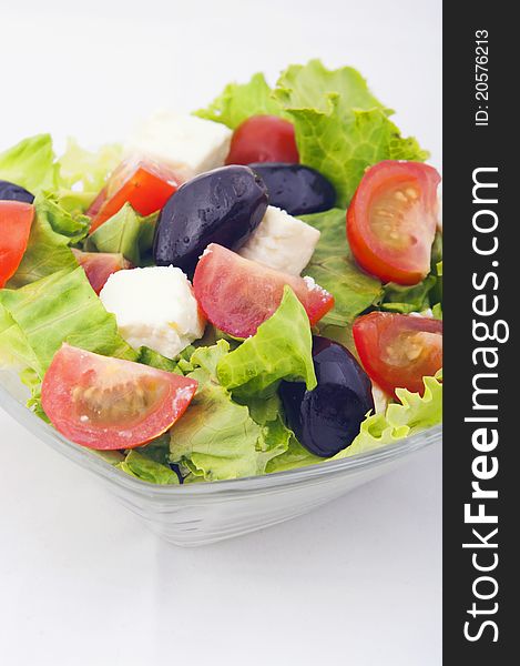 Salad with tomato and lettuce