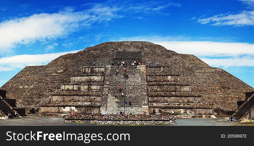 People climbimg the Teotihuacan Pyramid of the Moon, in the Basin of Mexico. People climbimg the Teotihuacan Pyramid of the Moon, in the Basin of Mexico.