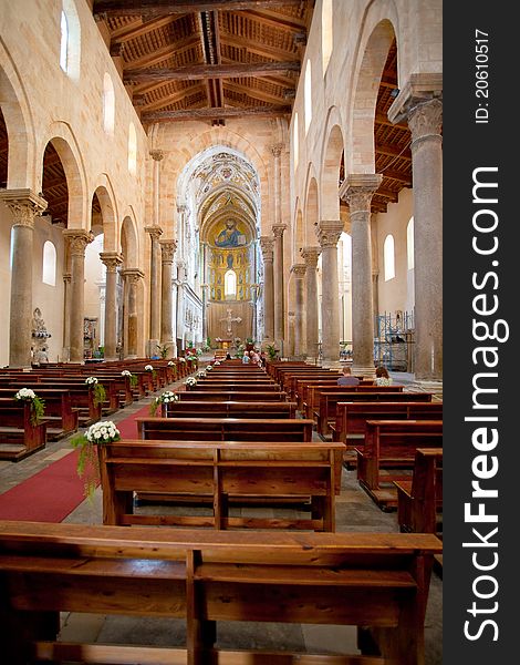 Interior of the medieval Cathedral in Cefalu, Sicily, Italy. Interior of the medieval Cathedral in Cefalu, Sicily, Italy
