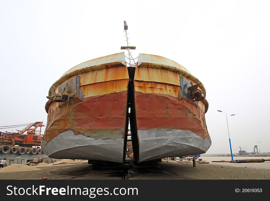 Maintenance of barges in a factory