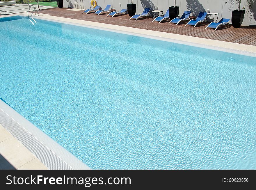 Swimming pool, build, water reflections