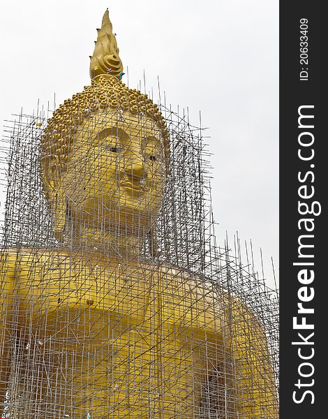 Reconstruction of gold buddha in thailand temple