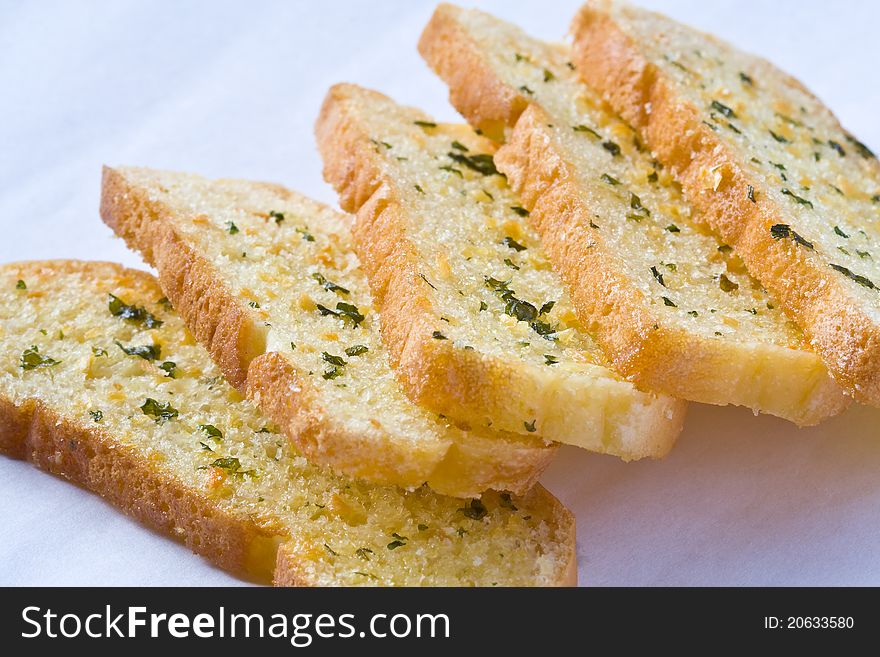 Moistened bread spices, then fried. Moistened bread spices, then fried