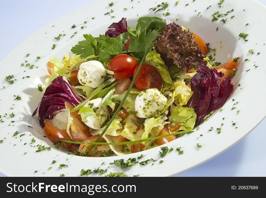 Lettuce Salad With Mozzarella