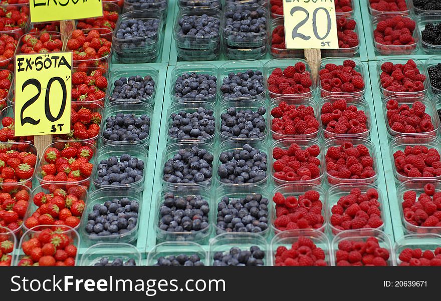 The very nice display at the colorful fruit market in central Stockholm