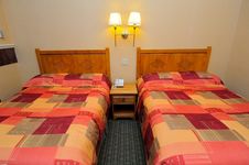 Clean Hotel Beds Royalty Free Stock Photography