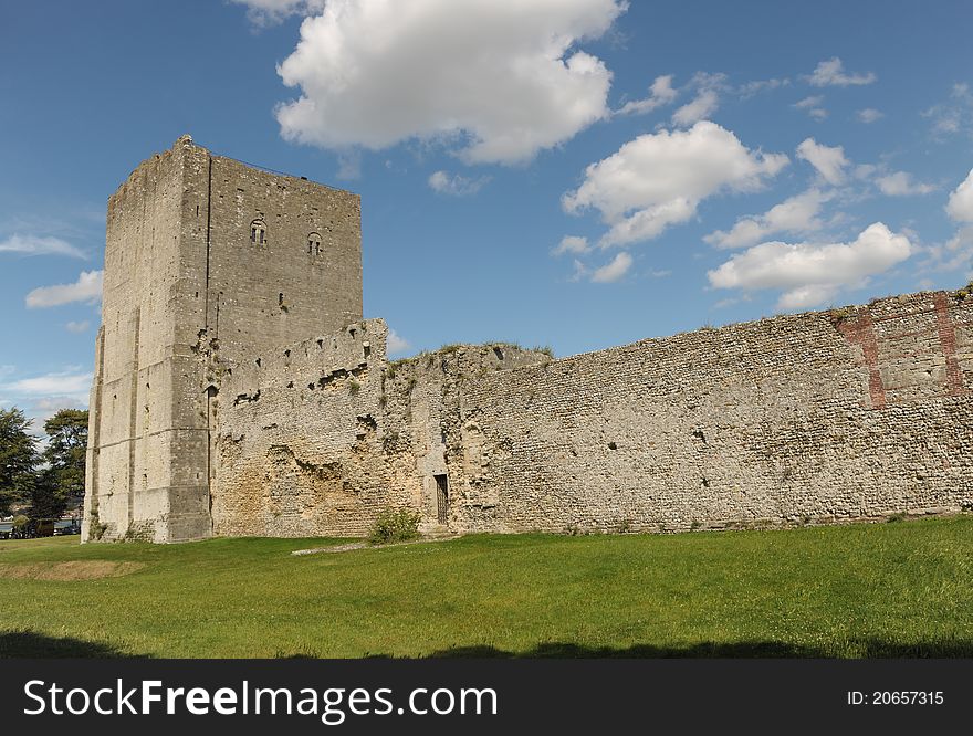 Portchester castle, a Roman 'Saxon Shore' fort, originally built in the late 3rd century. This view shows the towering fortress keep. Portchester castle, a Roman 'Saxon Shore' fort, originally built in the late 3rd century. This view shows the towering fortress keep.