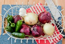 Onions And Peppers In A Basket Royalty Free Stock Images Onions And Peppers In A Basket Royalty Free Stock Images