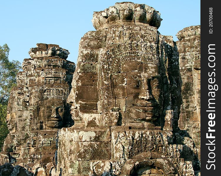 Smiling faces of Bayon