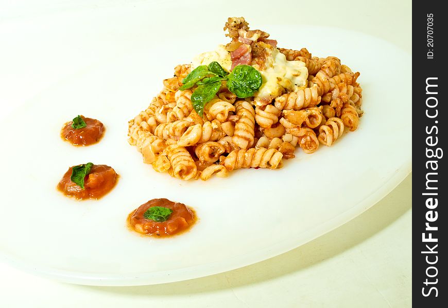 Fusili Pasta with Tomato Sauce