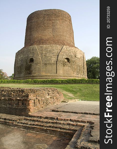 Dhamekh Stupa in Saranath near Varanasi, Uttara Pradesh, India, Asia