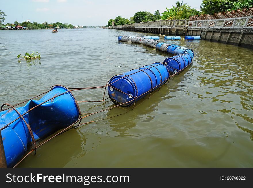 Buffer zone to protect the shore from water hyacinth and boats