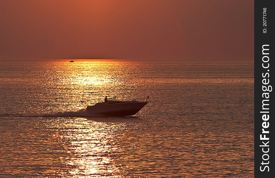 The end of a perfect day, and the boaters are heading back to port. The end of a perfect day, and the boaters are heading back to port.