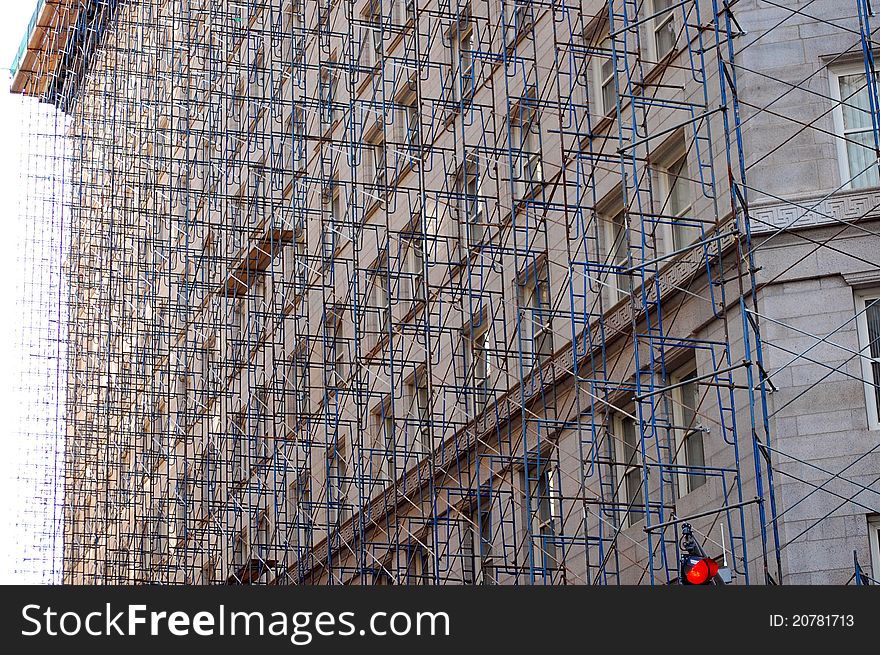Scaffolding covering a whole building