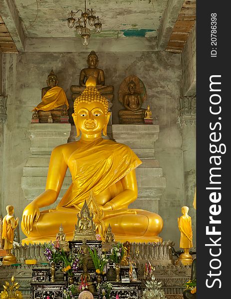 Golden buddha statue