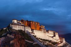 Night Scenes Of Potala Palace Royalty Free Stock Photos Night Scenes Of Potala Palace Royalty Free Stock Photos