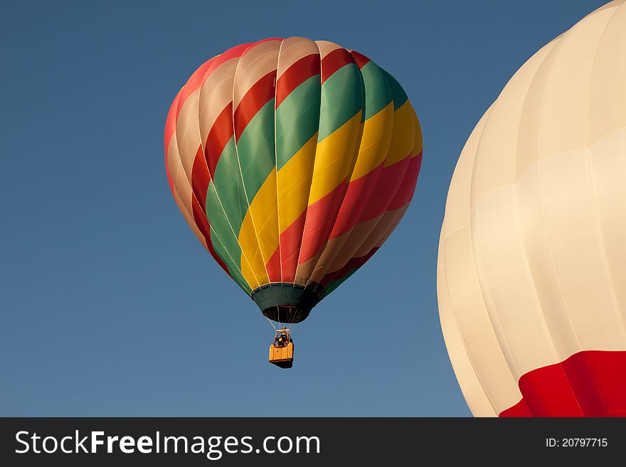 2 hot air balloons