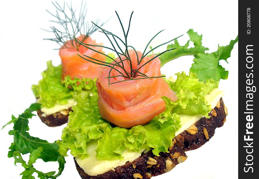 Sandwich with salmon and lettuce