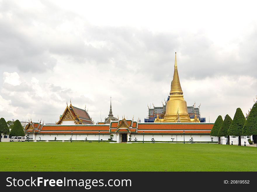 The grand palace and golden pagoda