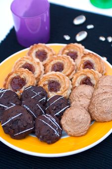 Mixed Sweet Cakes Royalty Free Stock Photography Mixed Sweet Cakes Royalty Free Stock Photography