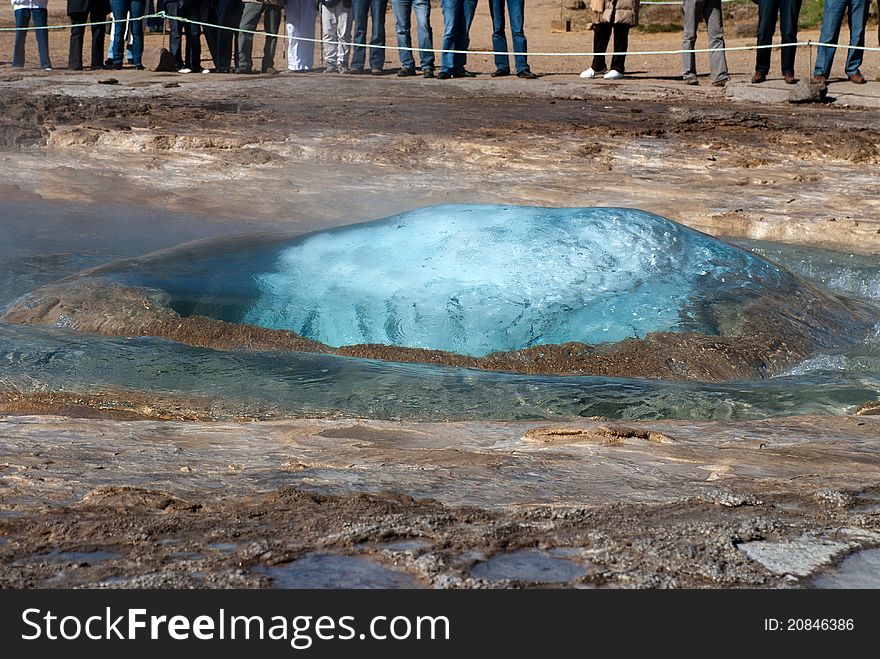 Principle of eruption of a geyser in Iceland