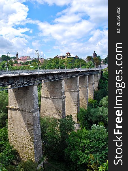 Old bridge in Ukraine, connecting new and old city