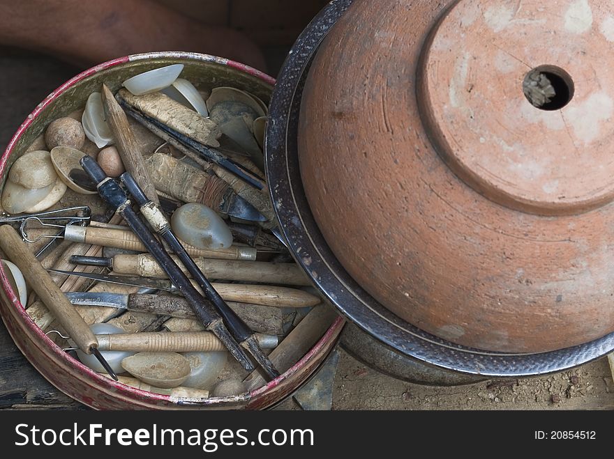 Tools to make pottery