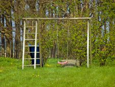 Red Garden Swing Royalty Free Stock Images Red Garden Swing Royalty Free Stock Images