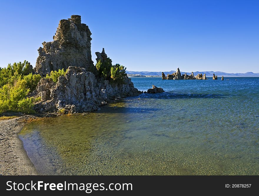 Tufa formations at Mono Lake