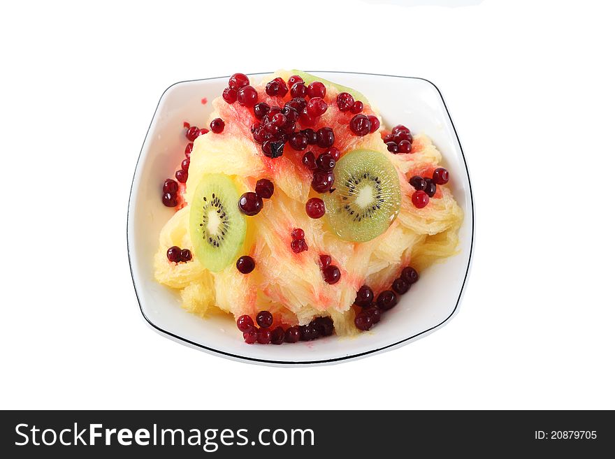 Shaved fresh milk ice with fruit, kiwi and berry