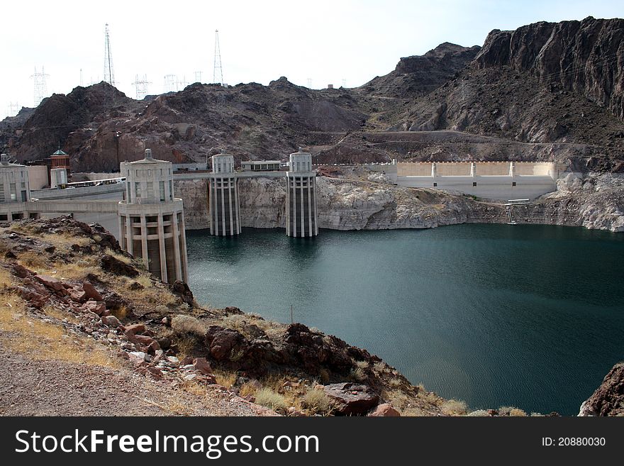 A picture of Hoover Dam.