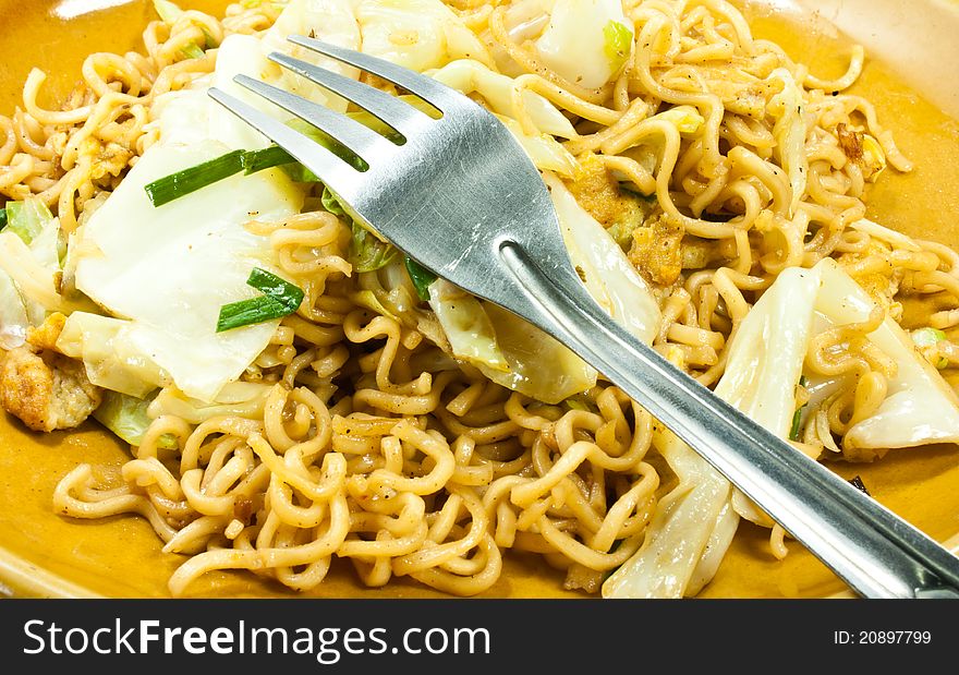 Stir-fried noodles