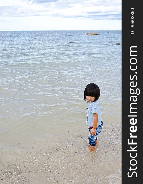 Little asian girl at the beach, Hua HIn Thailand