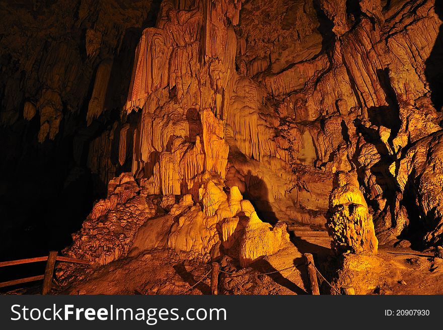 Lod Cave At Maehongson