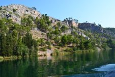 Mountainous Landscape Crossed By The River Royalty Free Stock Images Mountainous Landscape Crossed By The River Royalty Free Stock Images