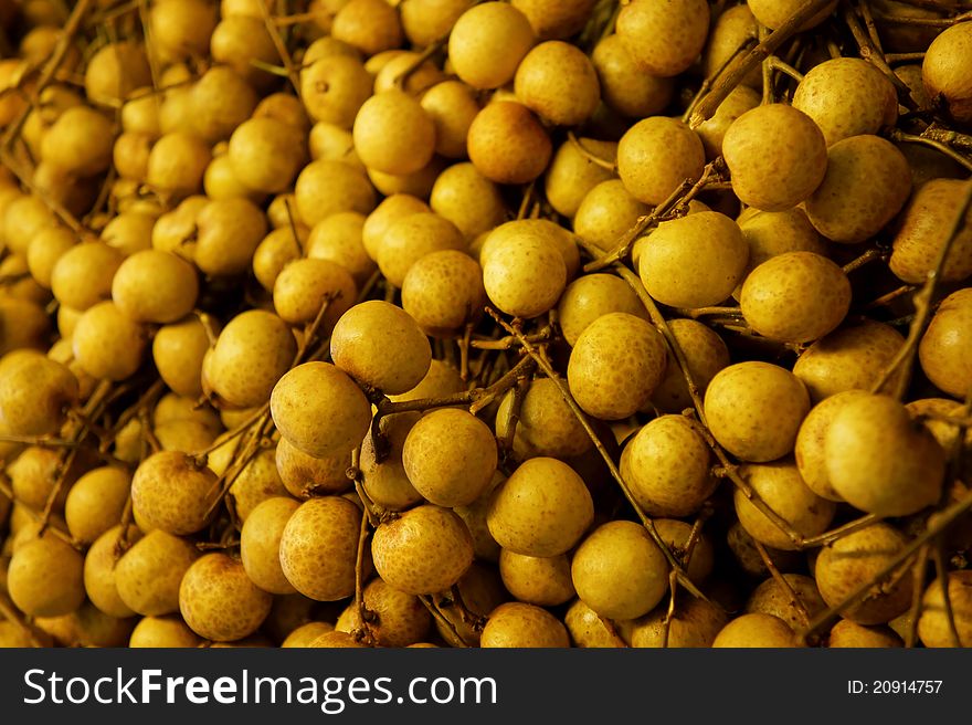 A big pile of longans ready for sale.