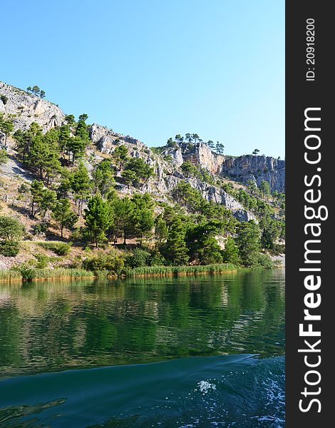 Mountainous landscape crossed by the river