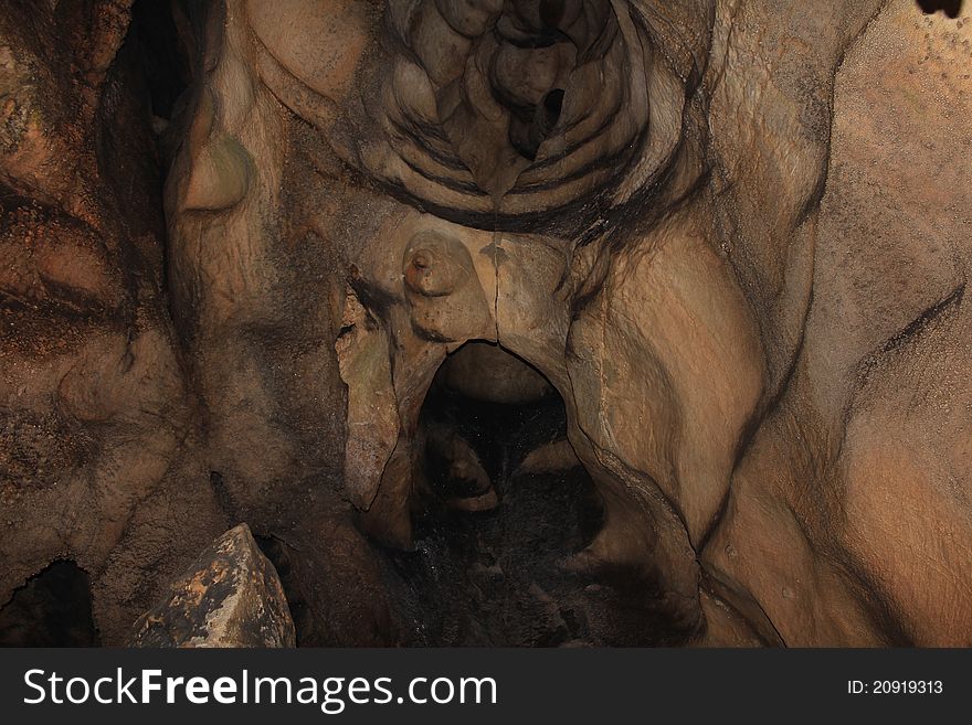 Dongol Cave
