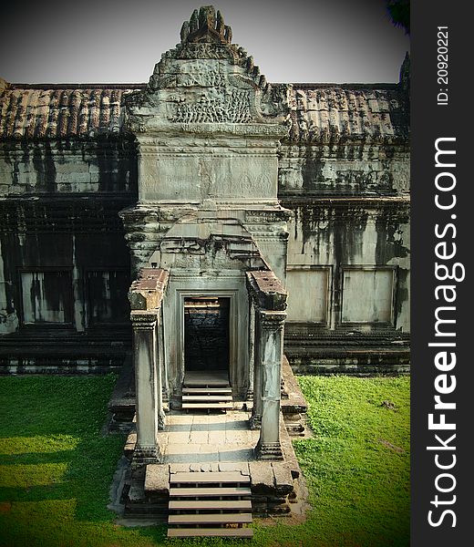 Angkor Wat First level north gate