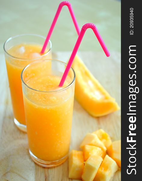 Melon Smoothie for summer hot days