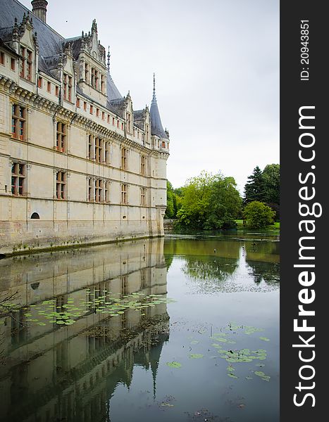 Azay le rideau castle relfected in the gardens pond. Azay le rideau castle relfected in the gardens pond