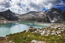 Dam Between Mountains Royalty Free Stock Photography Dam Between Mountains Royalty Free Stock Photography
