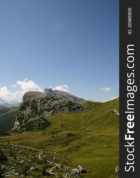 Image of one of the more interesting mountings in the Dolomites.