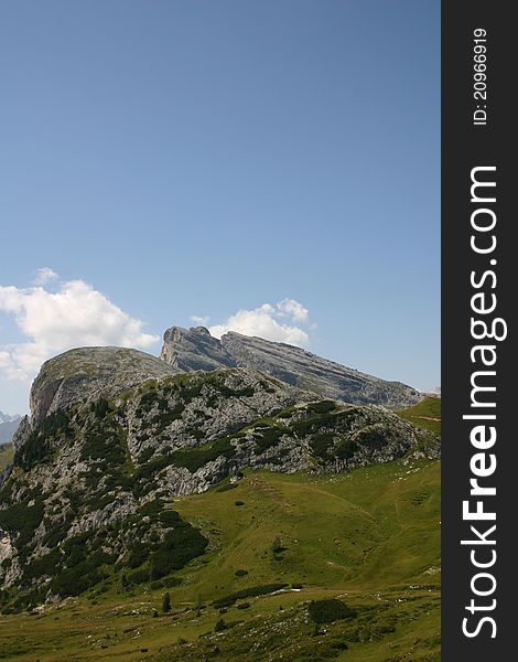 Image of one of the more interesting mountings in the Dolomites.